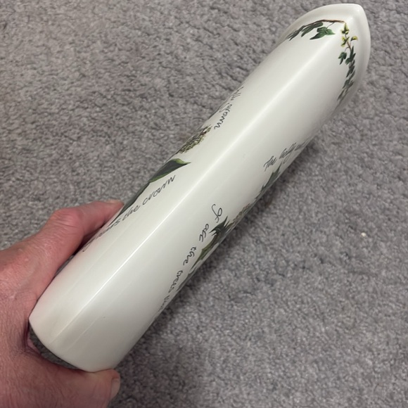 Portmeirion The Holly & The Ivy Vase - Picture 7 of 8